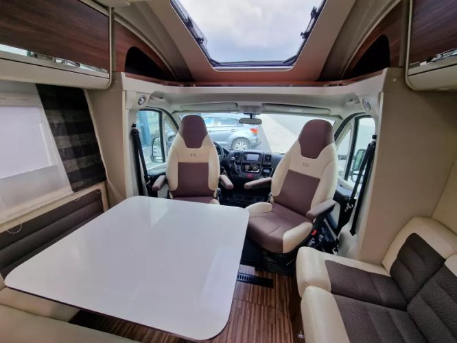 Adria Matrix Plus 670 SLT lage enkele bedde  foto: 7