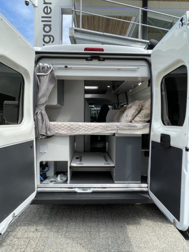 Font Vendome RANDO VAN BREEDTEBED DUCATO 8 ZONNEPANEEL 5.99M foto: 19