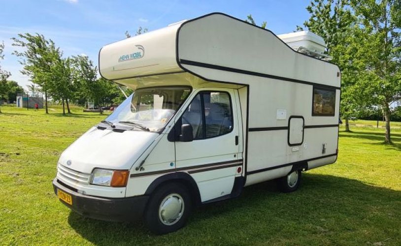 Ford 4 pers. Rent a Ford camper in 's-Graveland? From € 73 pd - Goboony photo: 1