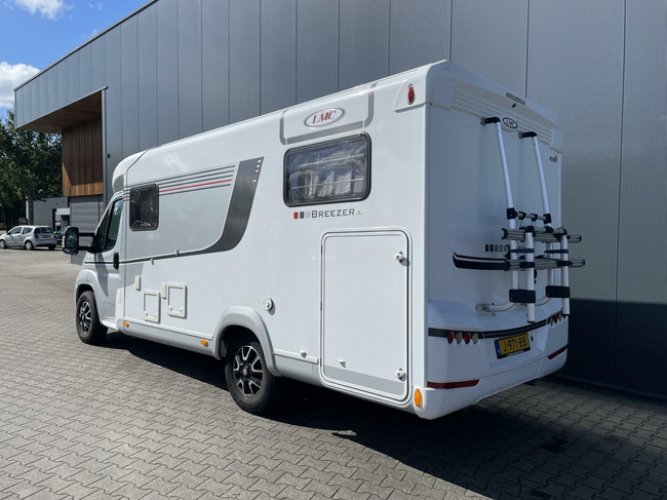 LMC V646 Breezer Automaat | 2 enkele bedden 80X193 |Airco | foto: 9