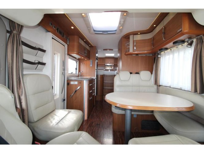 Hymer B 674 SL Enkele bedden + Hefbed  foto: 9