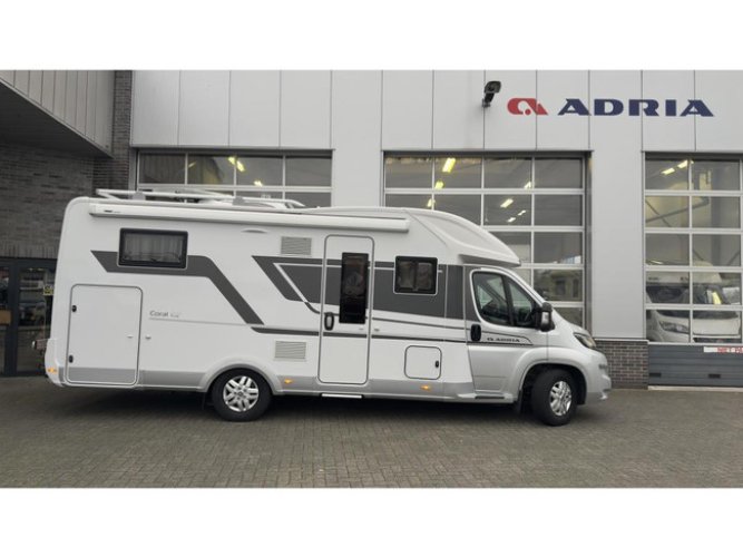 Adria Coral Plus 670 DL 160PK 44H  Automaat