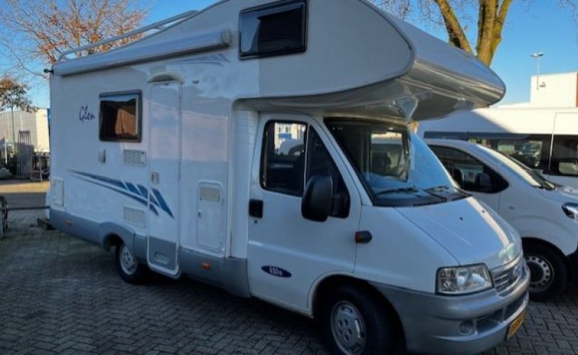 McLouis 6 pers. Want to rent a McLouis camper in Harderwijk? From €114 p.d. - Goboony photo: 1