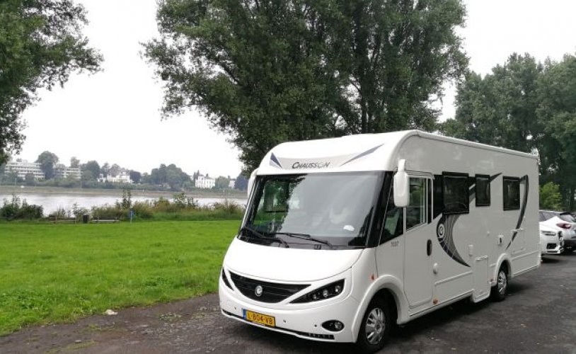 Chausson 4 pers. Louer un camping-car Chausson à La Haye ? À partir de 135 € pj - Goboony photo : 0
