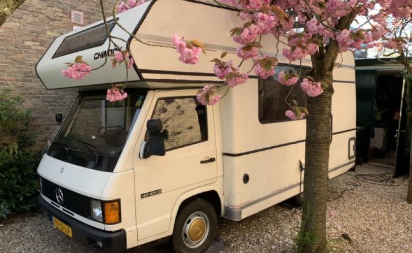 Mercedes Benz 4 pers. Rent a Mercedes-Benz camper in Bilthoven? From € 85 pd - Goboony photo: 0
