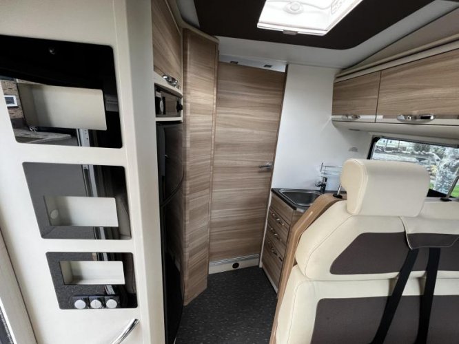 Adria Matrix Axess M 670 sl enkele bedden 5 pers  foto: 14