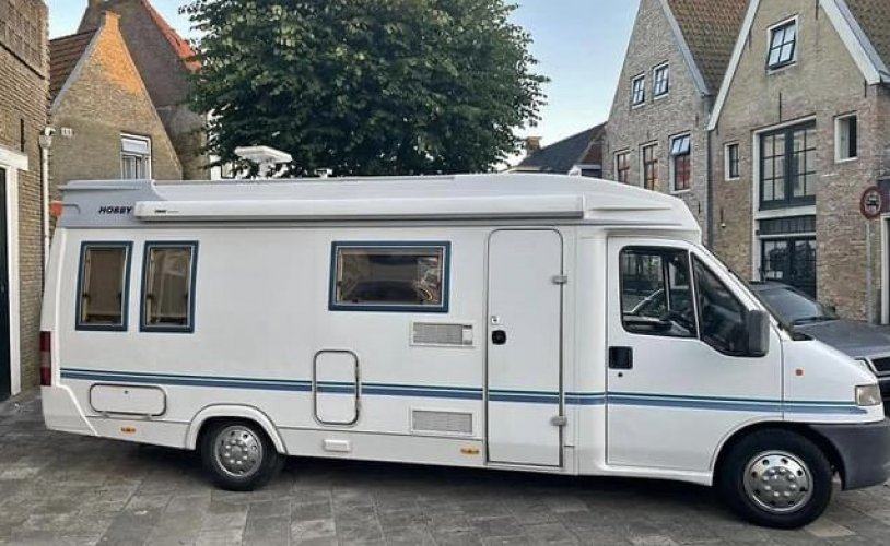 Hobby 4 pers. Rent a hobby camper in Leeuwarden? From € 116 pd - Goboony photo: 0