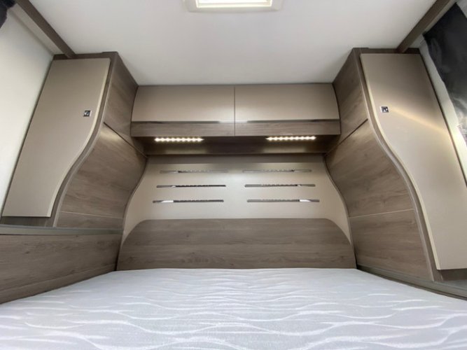 Chausson Titanium 768 Automaat Queensbed 24.809km 2019 foto: 22