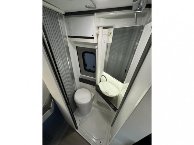 Adria Twin Supreme 640 SGX 9T Automaat- Elek Hefbed foto: 14