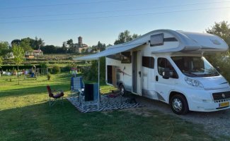 McLouis 6 pers. Want to rent a McLouis camper in Apeldoorn? From €81 pd - Goboony