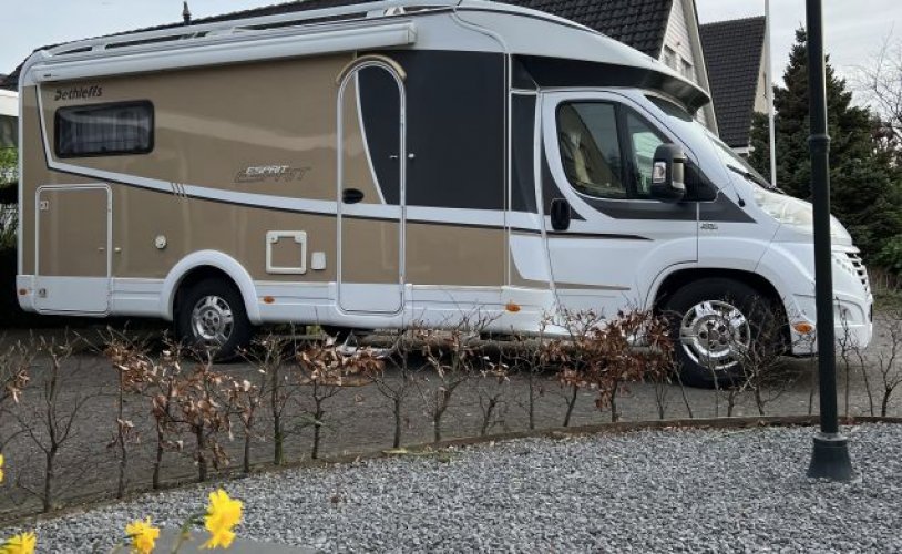 Dethleffs 2 pers. Want to rent Dethleffs camper in Waddinxveen? From €80 per day - Goboony photo: 0
