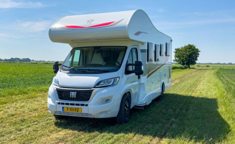 Rimor 5 pers. Rent a Rimor motorhome in Noordeloos? From € 159 pd - Goboony photo: 0
