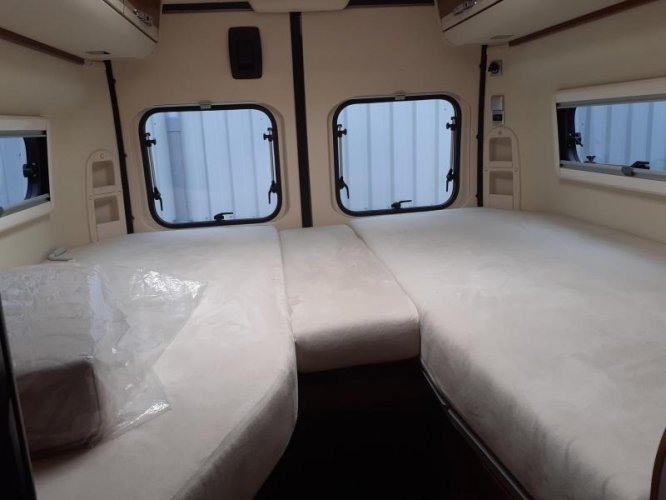 Adria Twin 640 SLX weinig kilometers  foto: 11