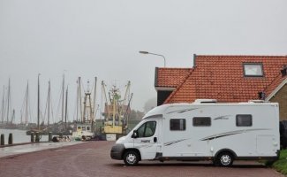Pilote 2 pers. Louer un camping-car pilote à Heemskerk ? À partir de 115 € par jour - Goboony