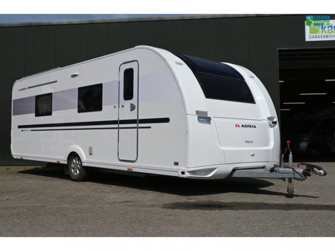 Adria Alpina 663HT hoofdfoto: 1