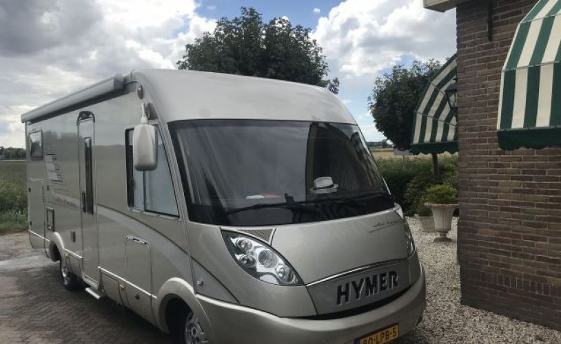 Hymer 4 pers. Want to rent a Hymer camper in Hellevoetsluis? From €99 per day - Goboony photo: 0