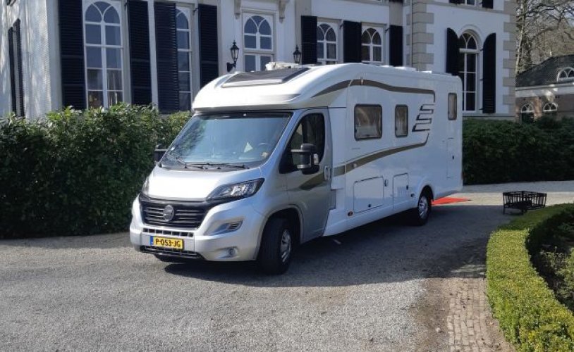 Hymer 4 pers. Rent a Hymer motorhome in Holten? From € 121 pd - Goboony photo: 1
