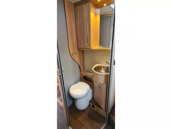 Hymer Tramp 598 GL Queensbed / Hefbed  foto: 9