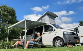 Volkswagen 4 pers. Rent a Volkswagen camper in Hengelo? From €84 pd - Goboony
