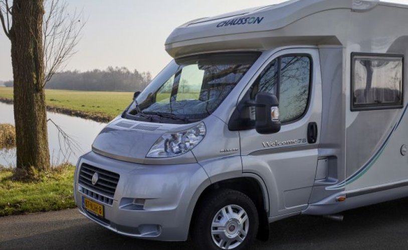 Chausson 2 pers. Rent a Chausson motorhome in Garyp? From € 74 pd - Goboony photo: 1