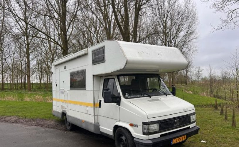 Fiat 4 pers. Rent a Fiat camper in Hoevelaken? From € 82 pd - Goboony photo: 0