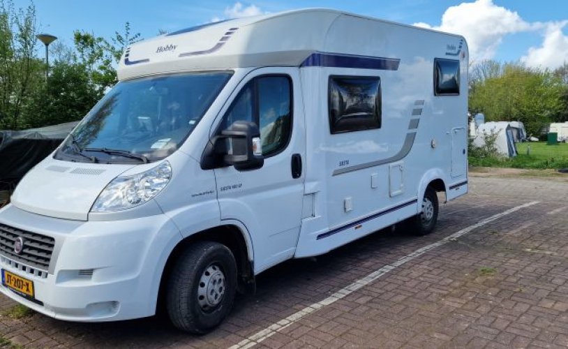 Hobby 3 pers. Want to rent a hobby camper in Aalsmeer? From €82 per day - Goboony photo: 0