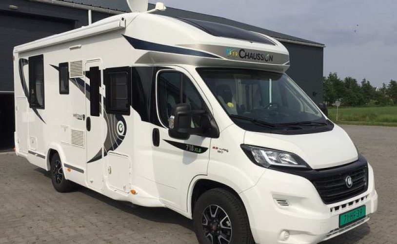 Chausson 4 pers. Rent a Chausson motorhome in Parrega? From € 139 pd - Goboony photo: 0