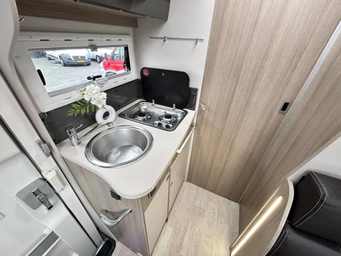 Chausson Flash 637 enkele-bedden/euro6/uniek  foto: 9