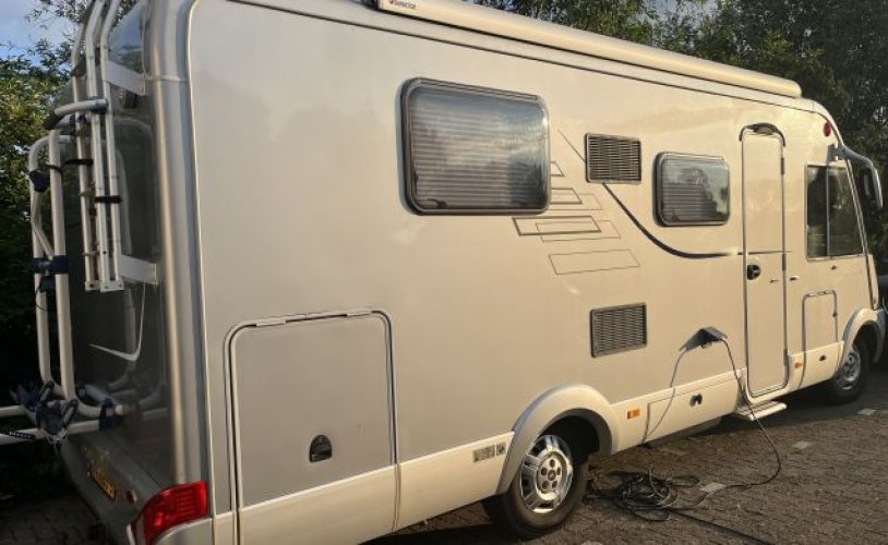 Hymer 4 pers. Rent a Hymer motorhome in Werkendam? From € 150 pd - Goboony photo: 1