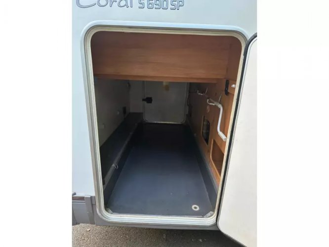 Adria Coral S 690 SP Queensbed 62000 km 2010  foto: 5