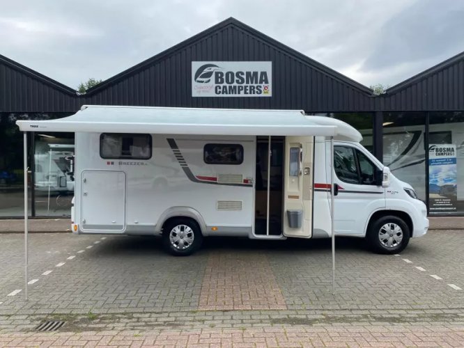 LMC Breezer V 646 G Enkele Bedden Garage 2018  foto: 8