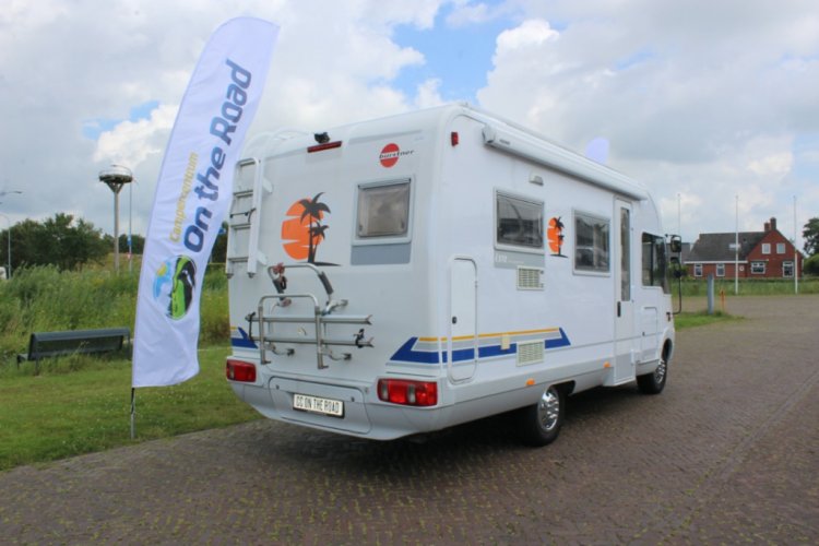 Bürstner i 572 integraal 122 pk, 4 pers dinette, hefbed, nette camper voor zijn leeftijd, Bj. 2002 Marum Groningen