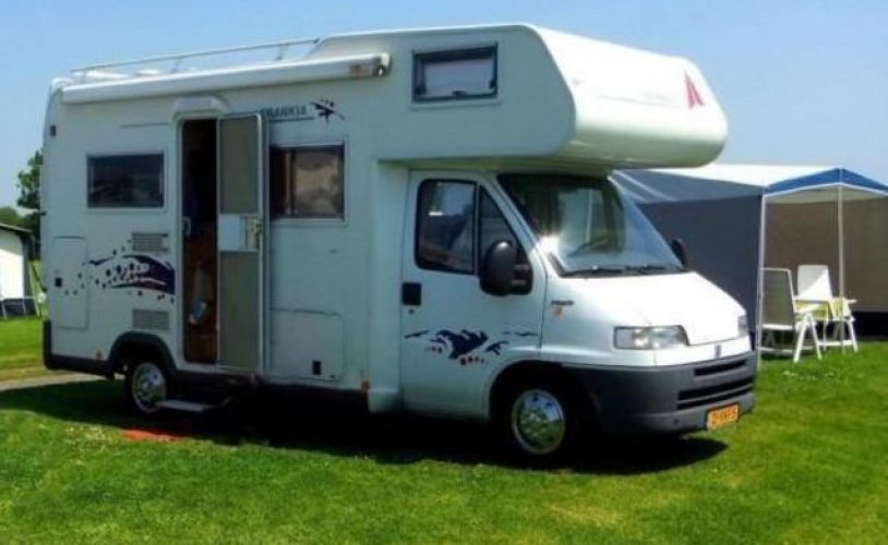 Other 3 pers. Want to rent a Frankia camper in Slochteren? From €67 per day - Goboony photo: 0