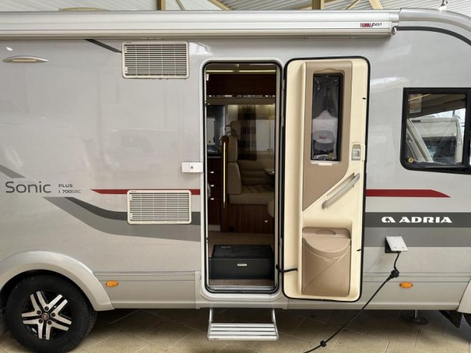 Adria Sonic I 700 SBC queensbed | autom | ACTIE  foto: 9