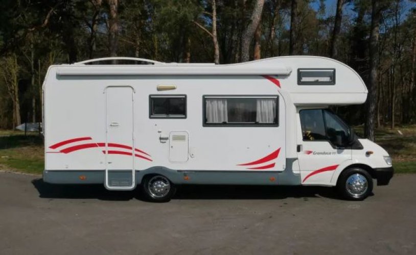 Ford 6 pers. Rent a Ford camper in 's-Gravenzande? From €88 p.d. - Goboony photo: 0