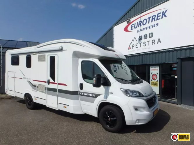 Adria Matrix Axess 670 SC EILANDBEN MET HEFBED  hoofdfoto: 1