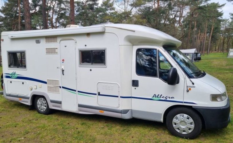Chausson 4 pers. Rent a Chausson motorhome in Geldrop? From € 103 pd - Goboony photo: 0