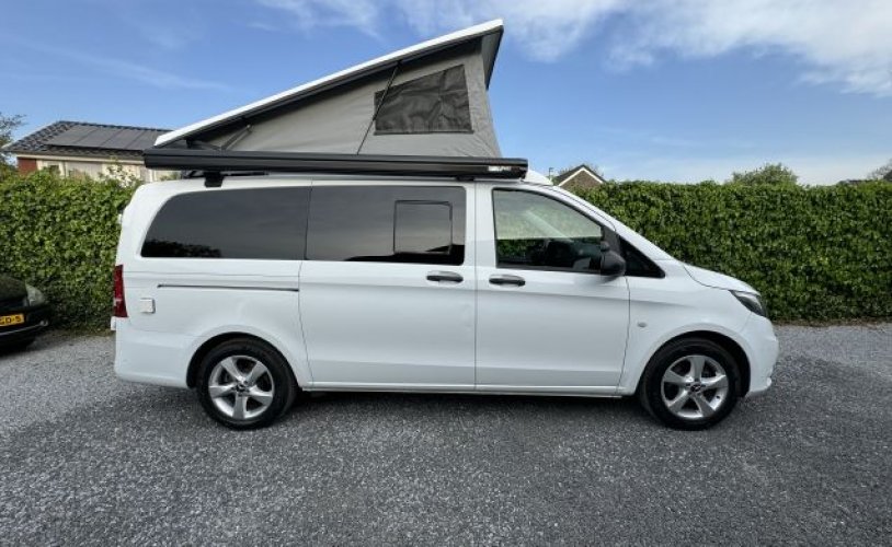 Mercedes-Benz 4 pers. Mercedes-Benz camper huren in Schoonebeek? Vanaf € 99 p.d. - Goboony