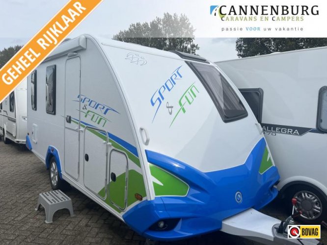 Knaus Sport en Fun 460 QL mover en cassetteluifel  foto: 0