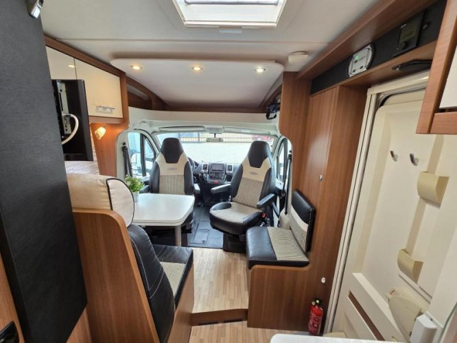 LMC Breezer Sportline 646 G Enkele Bedden Trekhaak  foto: 10