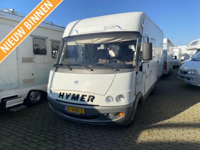 Hymer B 574 Frans bed Hefbed solars  foto: 0