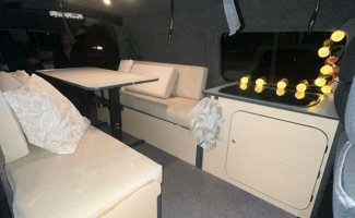 Autre 2 pers. Vous souhaitez louer un camping-car Hyundai H200 à Haren ? À partir de 61 € par personne - Goboony