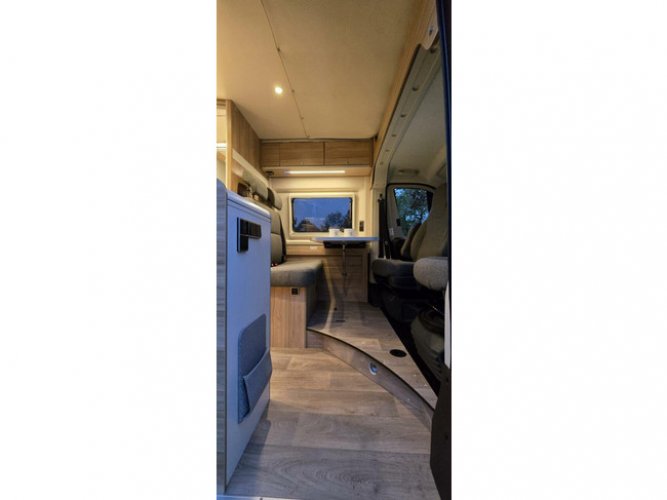 Hymer Yellowstone 640 * 9G automaat * lengtebedden * hefdak foto: 13