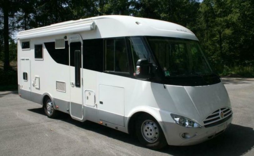 Rimor 4 pers. Rent a Rimor motorhome in Zwolle? From € 119 pd - Goboony photo: 0