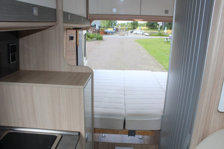 Bürstner City Car C 540 Buscamper, Dwars-bed, Draaistoelen, Halve dinette, Motor-airco, etc. Marum Groningen foto: 6