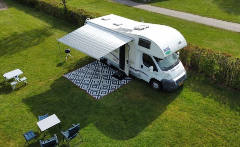 McLouis 6 pers. Rent a McLouis motorhome in Oegstgeest? From € 109 pd - Goboony photo: 1