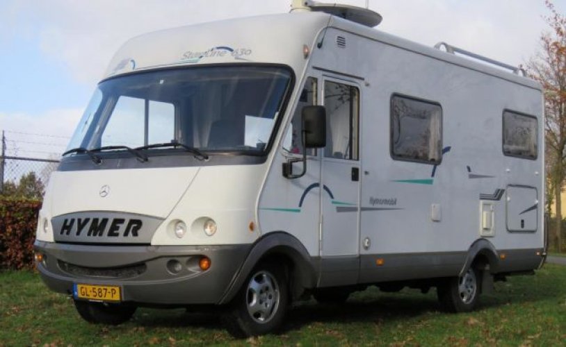 Hymer 4 pers. Vous souhaitez louer un camping-car Hymer à Heiloo ? A partir de 98€ par jour - Goboony photo : 0
