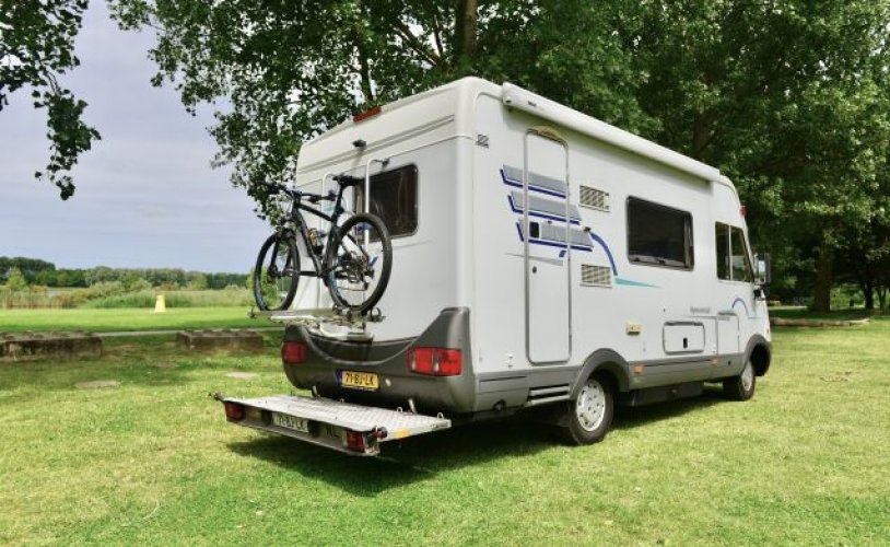 Hymer 3 pers. Rent a Hymer camper in Heerhugowaard? From €103 per day - Goboony photo: 1