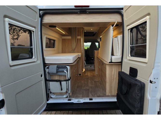 Hymer Yosemite 600 * lengtebedden * 4P * 6M foto: 18