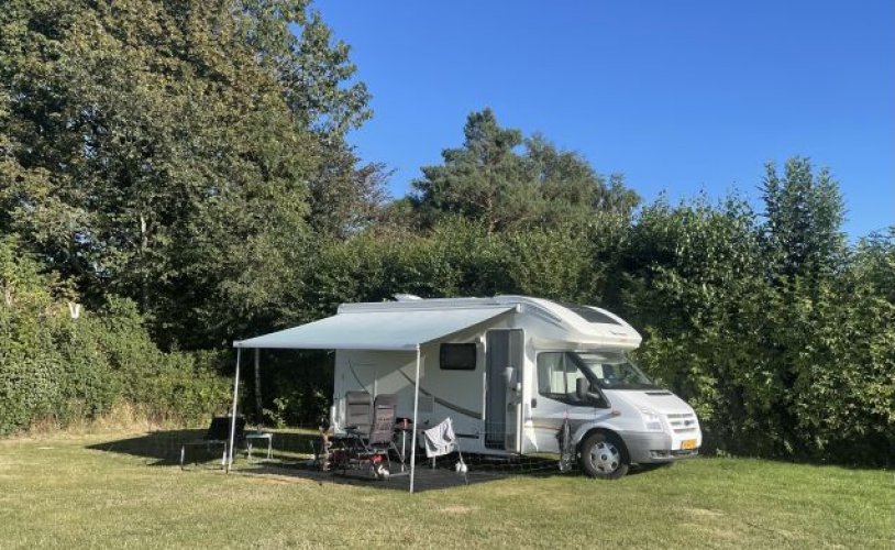 Gué 2 pers. Louer un camping-car Ford à Veghel ? À partir de 80 € pj - Goboony photo : 1